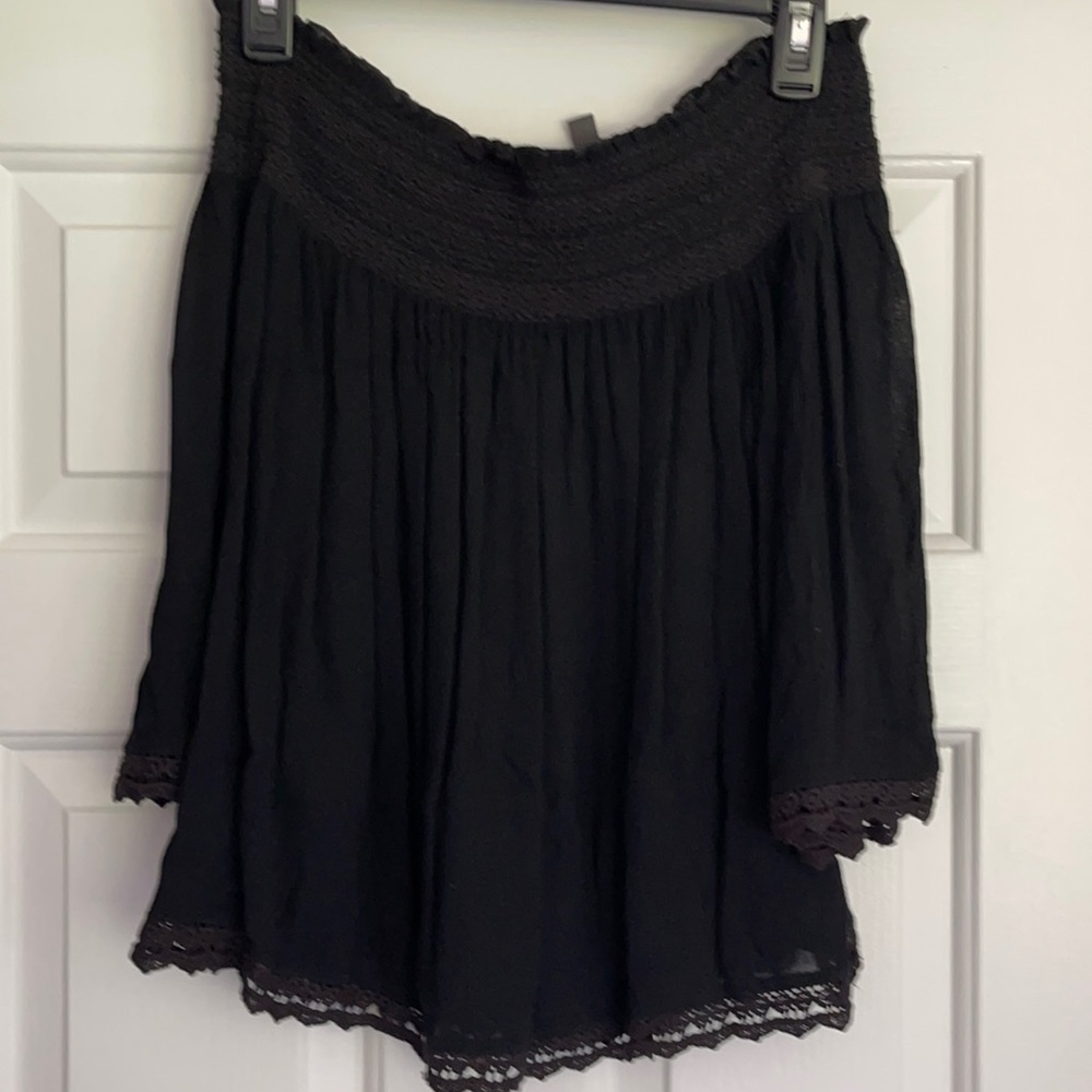 XS off shoulder black fully lined blouse